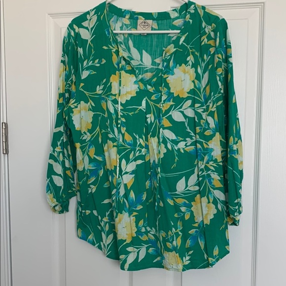 St John’s Bay Floral Green Blouse - Picture 1 of 5